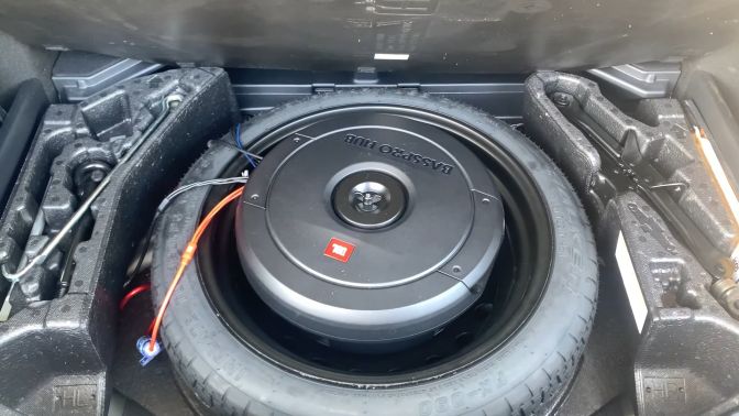 Can I Connect Spare wheel subwoofers to a Car Stereo Without an Amplifier