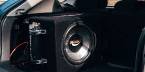 Can I Use a Subwoofer Without an Amplifier in a Car